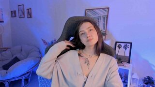 AnnieHolt